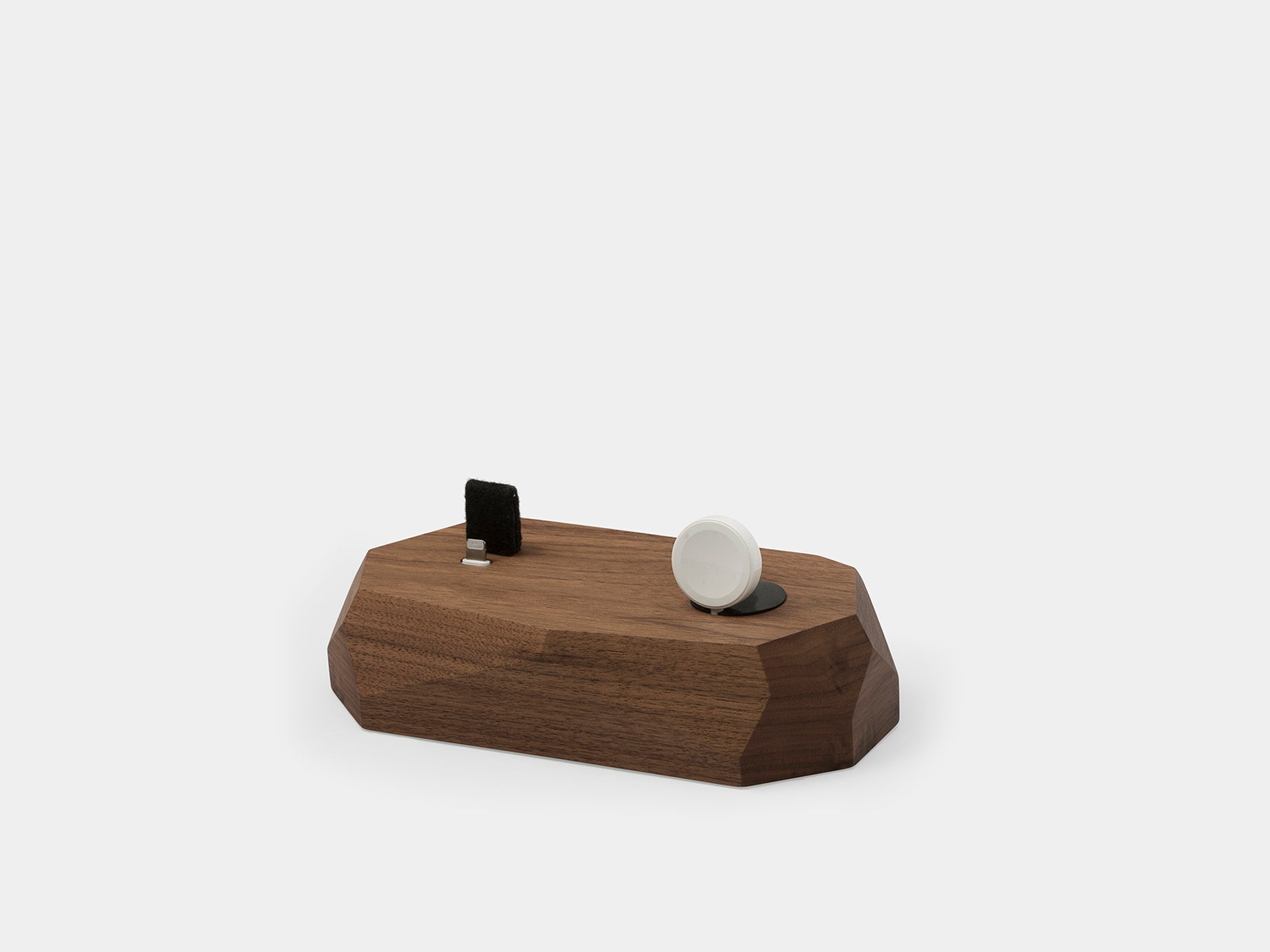 oakywood walnut wooden combo dock empty | walnut, lightning