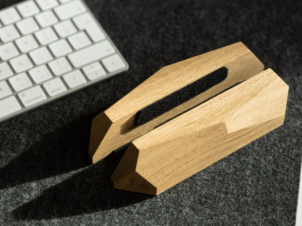 oakywood oak wooden laptop stand details | oak